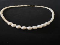 عقد من الؤلؤ الطبيعي
