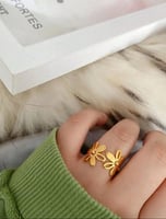 خاتم الزهرتين الذهبي مقاس 7