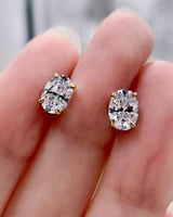 زوج واحد من الأقراط بفص الكرستال