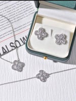 طقم سوارة و أقراط فضي