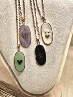 قلادة حجر العقيق