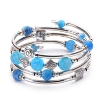 سوارة لولبية مع حجّر الهاوليت