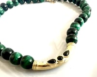 العقد الأخضر من عين النمر