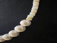 عقد من الؤلؤ الطبيعي