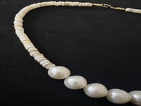 عقد من الؤلؤ الطبيعي