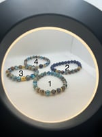 أساور متنوعه الحجم