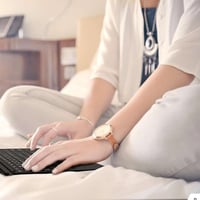 كيبورد بلوتوث مع ماوس باللمس يدعم ايفون و ايباد