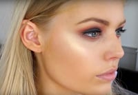 باليت أضاءت من sleek makeup