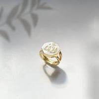 خاتم ملكي - حجر سداسي نسائي مرصع ب زركون فضه خالص...