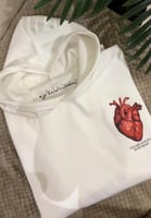 بلوفر ليحتضنك دائما بدلاً عني