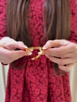 أسوارة الحرف مع الكتابة الداخلية – لمسة تصنع الفرق