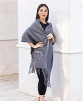 شال شتوي انيق بالاسم عدة الوان