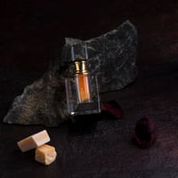 مسك عتيق البتلات