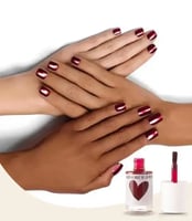 طلاء اظافر روز من اجاثا رويز باللون الاحمر الغامق