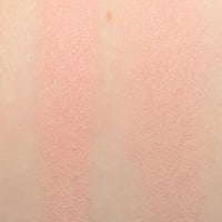 ايسنس - احمر خدود ذا بلاش 50