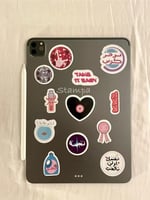 مجموعة ستيكرز قيرلي