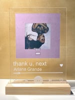 لوح موسيقي لاغنية Thank u, next