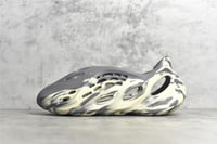 YEEZY FOAM RUNNER "MXT Moon Gray"