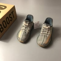 Yeezy Boost 350 V2 Kids اطفال