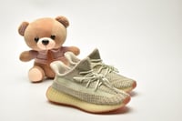 Yeezy Boost 350 V2 'Citrin' Kids اطفال عاكس