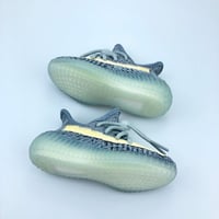 Yeezy Boost 350 V2 'Ash Blue Kids اطفال