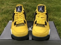 Air Jordan 4 RETRO LS "Lightning"