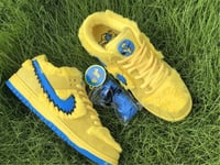 SB DUNK LOW "Grateful Dead - Yellow Bear"