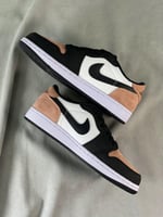 Air Jordan 1 Retro Low OG GS 'Bleached Coral'