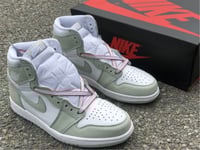 Air Jordan 1 Retro High 'Seafoam'
