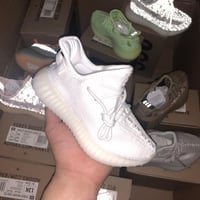 Yeezy Boost 350 V2 'Triple White Kids اطفال