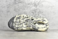 YEEZY FOAM RUNNER "MXT Moon Gray"