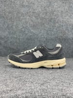 New Balance 2002R 'gray dark'