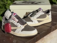 Air Jordan 1 Retro Low Travis Scott Reverse Mocha
