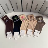 balenciaga socks | طقم جوارب بالينسياغا متوسطة من...