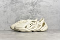 YEEZY FOAM RUNNER "sand"