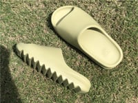 Yeezy Slides 'Resin'