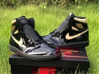 Air Jordan 1 RETRO HIGH OG "Black Metallic Gold"