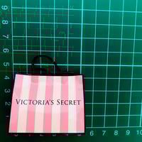 مغناطيس كيس فيكتوريا سيكريت