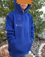 اطفال الايادي المتشابكة مع قلب