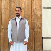 سديري دبل ياقة فيس عناب مع رمادي