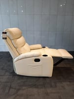 761- كرسي استرخاء ثابت ريمو ثابت جلد أبيض ناصع