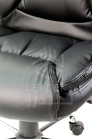 646- كرسي مكتب أورورا من الجلد الأسود