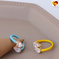 خاتم ازرق واصفر فصين متقابلات