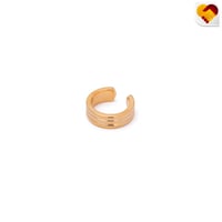 حلق ذهبي بثلاث خطوط