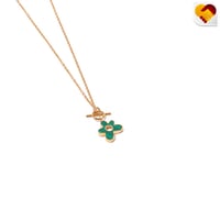 سلسلة ذهبي بتصميم ورد اخضر