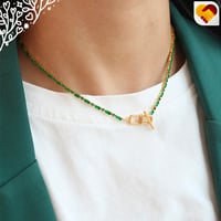 سلسلة فصوص خضراء ناعمة مطلي ذهب