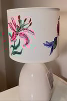 أبَـاجورة-Lily Flowers- مرسومه يدوياً