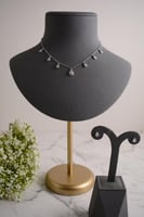 مجوهرات لامعة بتصميم فريد يضيء إطلالتك الخاصة