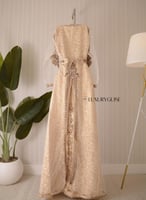 قفطان مغربي بتطريز فخم وحزام مطرز لإطلالة ملكية