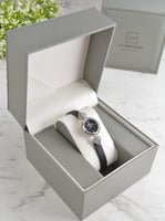 ساعة نسائية بسير باللون الاسود [325]